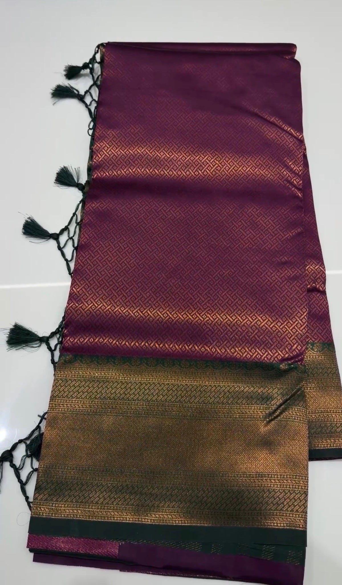 OFFER SALES SAREES - IHA 35386