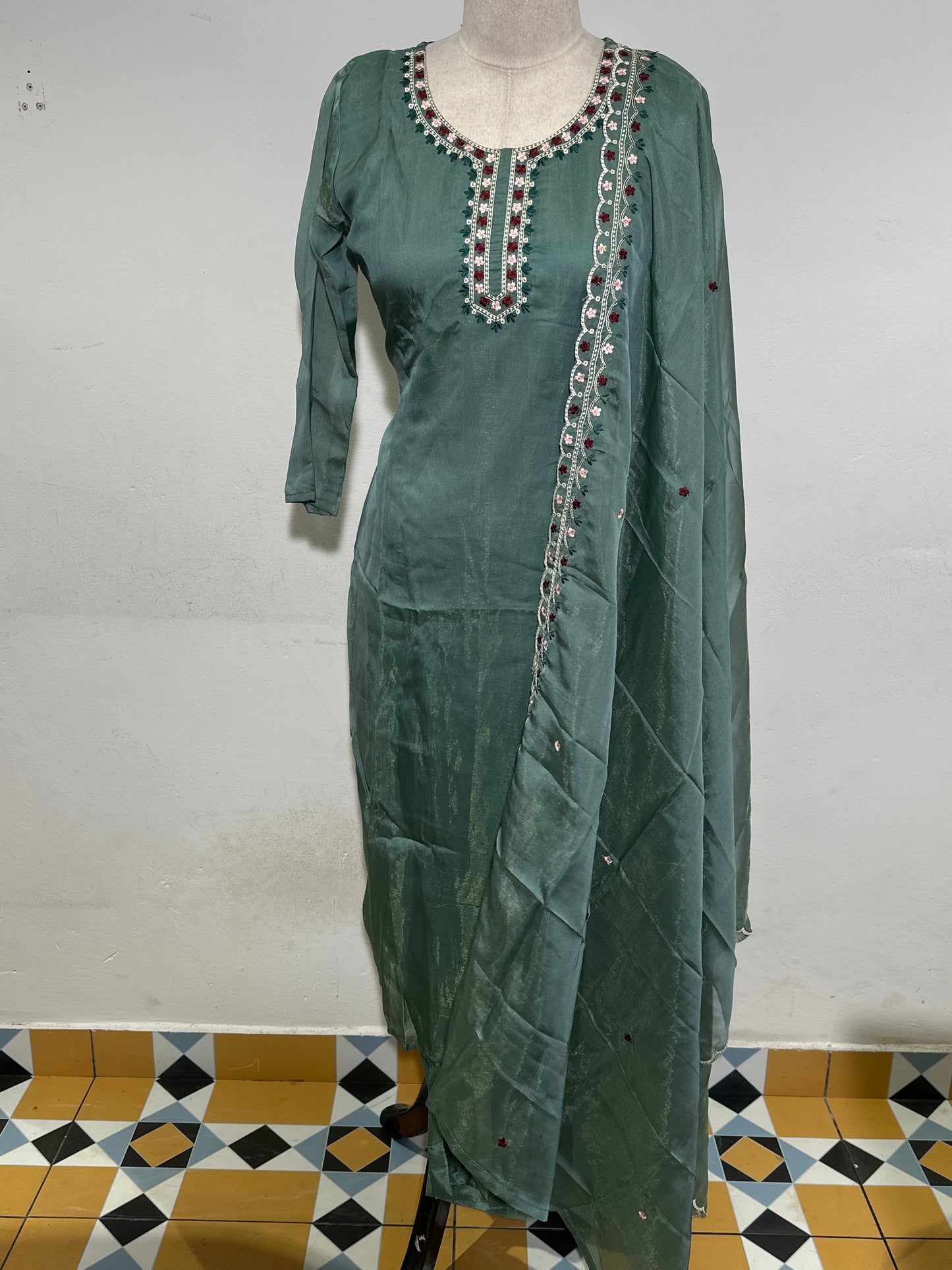 OFFER SALES TOP AND BOTTOM  -  IHA 34262