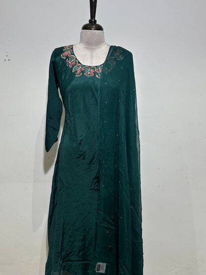 OFFER SALES READY TO WEAR SETS  -  IHA 35622