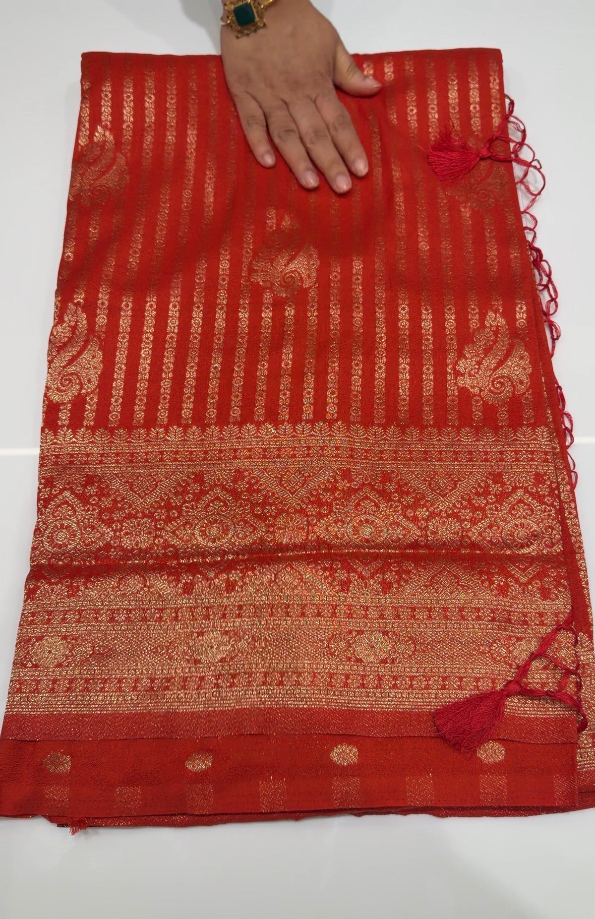 OFFER SALES SAREES - IHA 35387