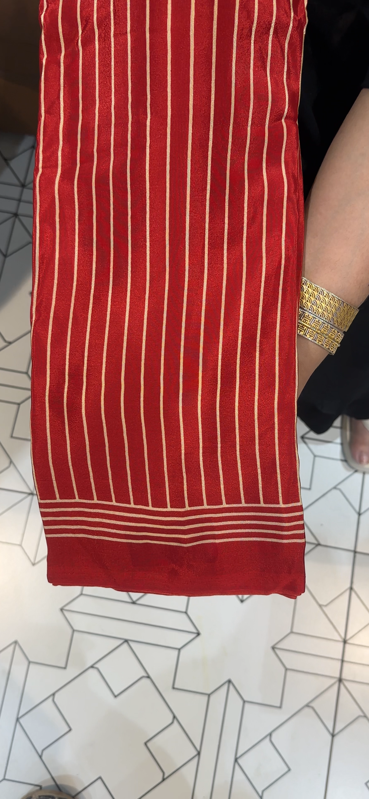 OFFER SALES SAREES - IHA 35011