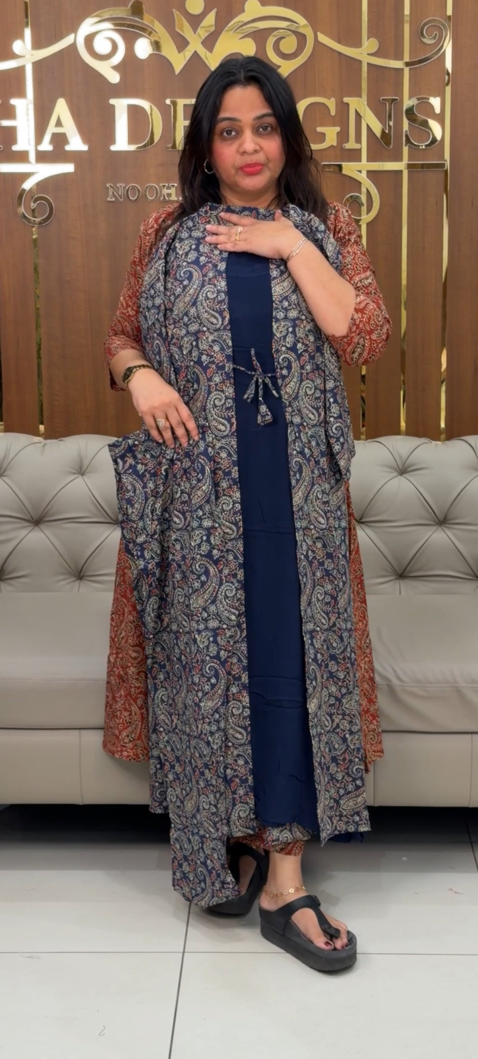 ALINE TOP ,JACKET AND BOTTOM - IHA 28918