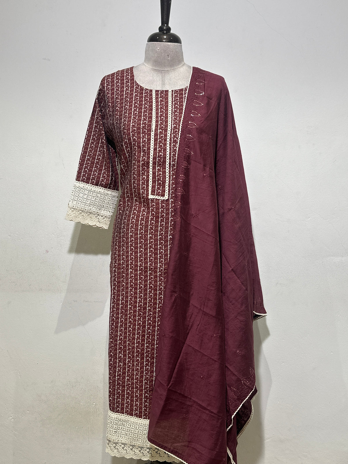 OFFER SALES READY TO WEAR SETS  -  IHA 35622
