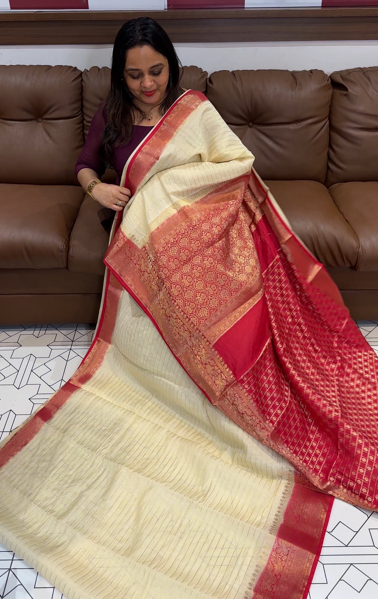 SEMI BANARASI SAREE - IHA 19081