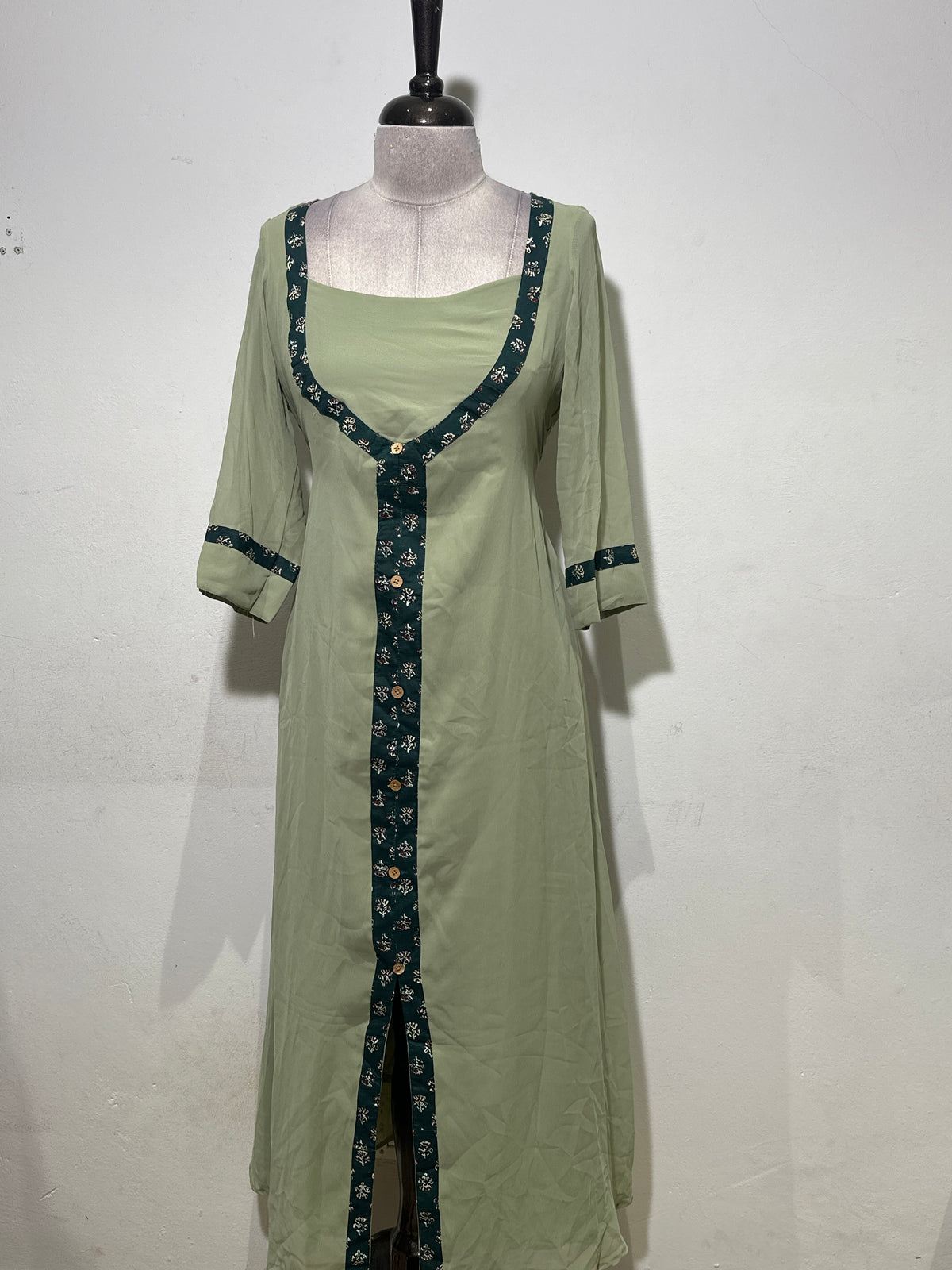 OFFER SALES TOP'S -  IHA 35651