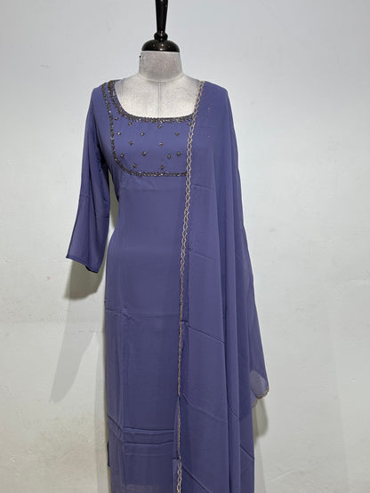 OFFER SALES READY TO WEAR SETS  -  IHA 35622