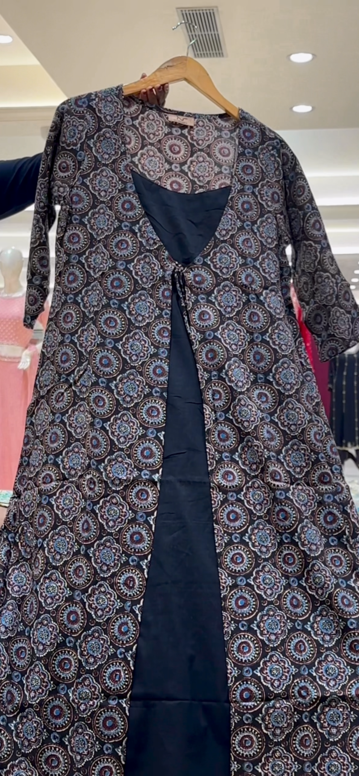 OFFER SALES TOP AND PRINTED JACKET -  IHA 36012