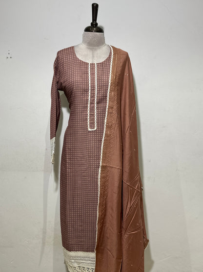 OFFER SALES READY TO WEAR SETS  -  IHA 35622