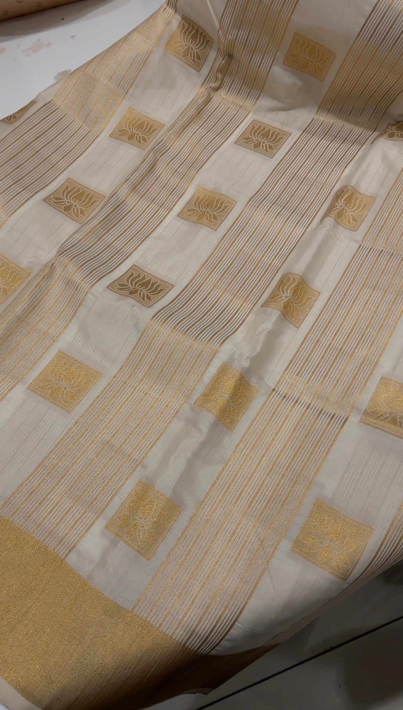 ONAM SAREES - IHA 34495