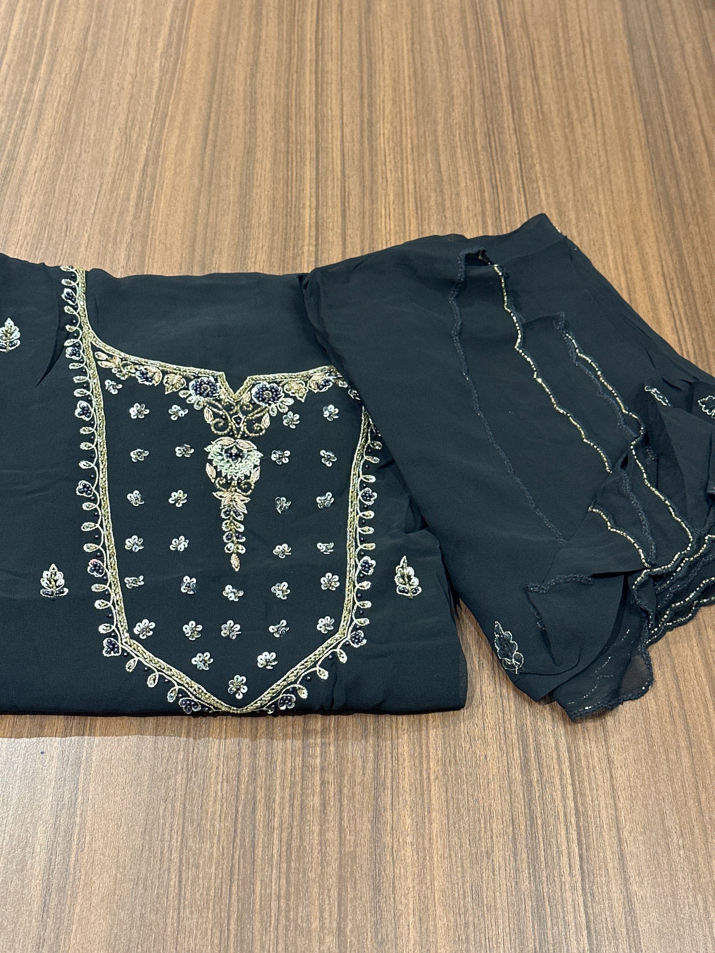 OFFER SALES UNSTITCHED SALWAR SUITS -  IHA 33903