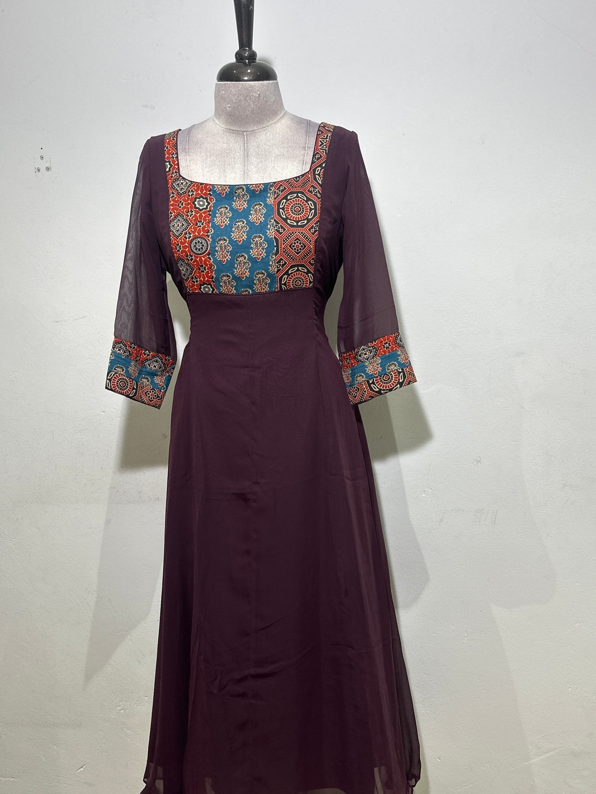 OFFER SALES TOP'S -  IHA 35675