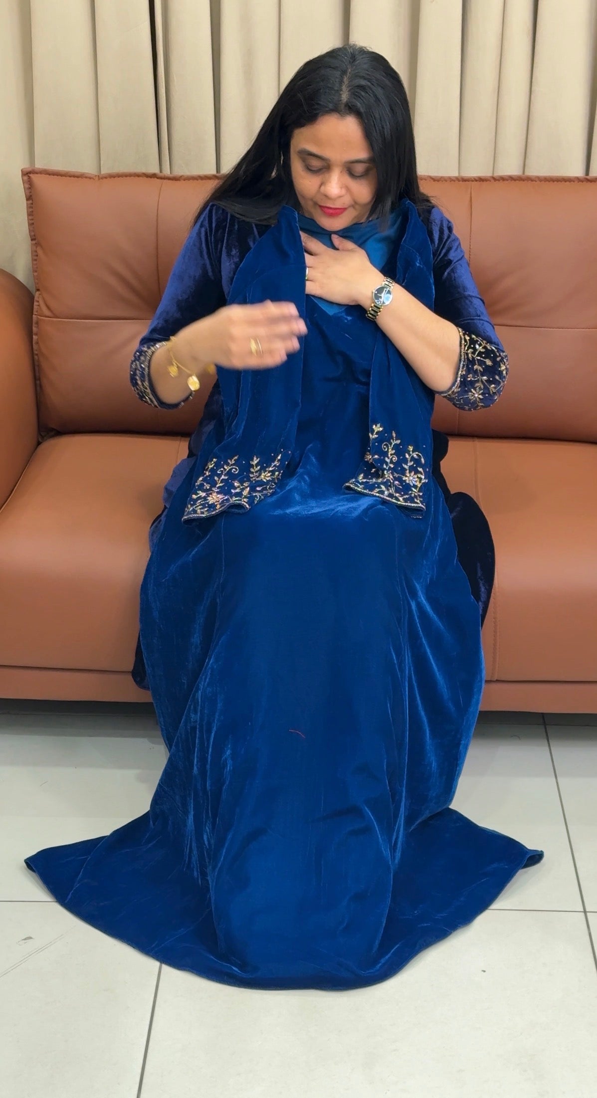 IHA'S IN-HOUSE VELVET SLITTED TOPS - IHA 35716
