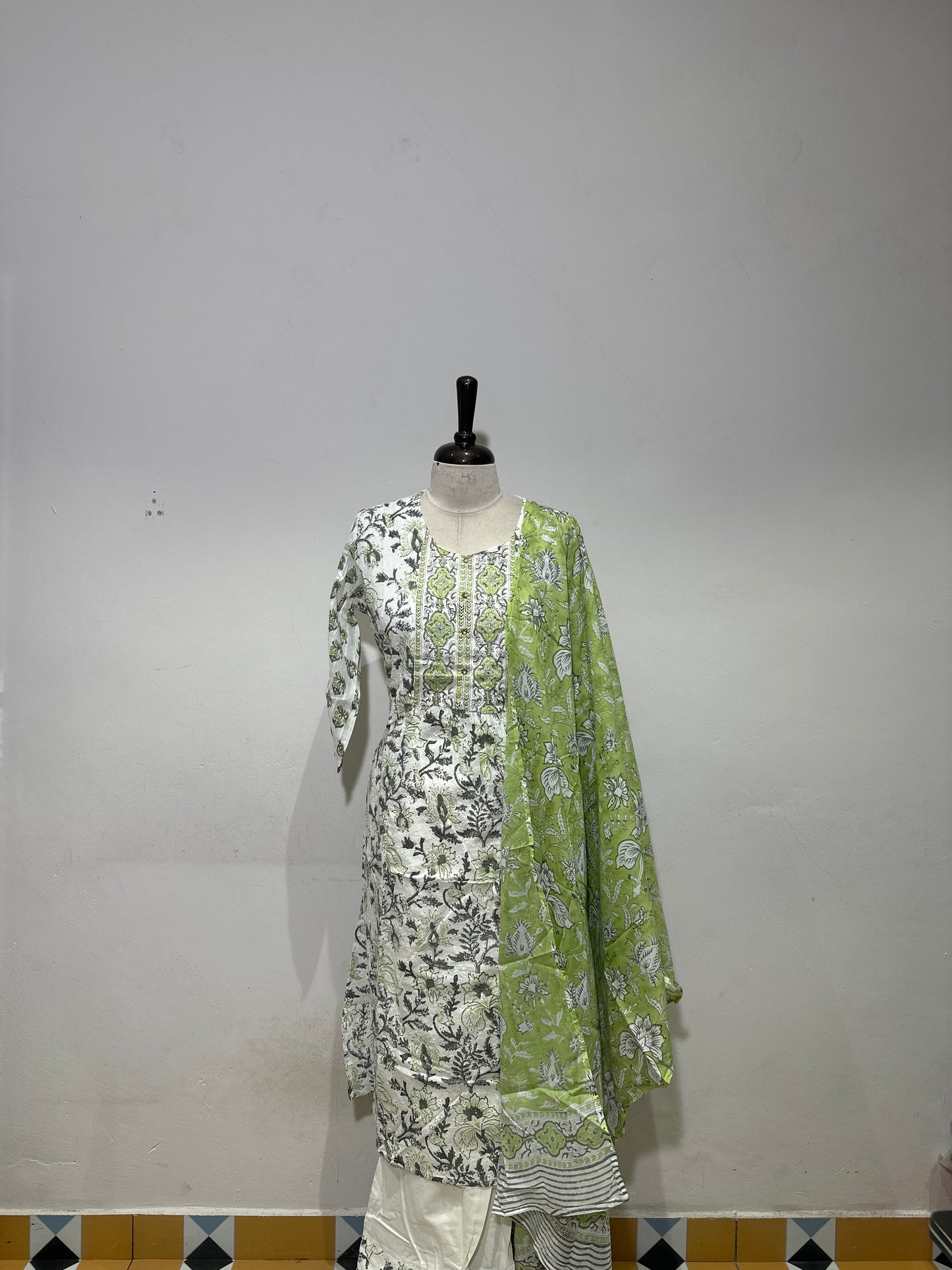 OFFER SALES TOP AND  BOTTOM  -  IHA 34324
