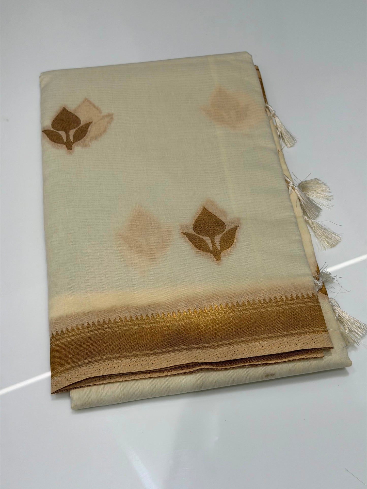 OFFER ONAM SAREES - IHA 34582