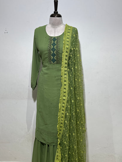 OFFER SALES READY TO WEAR SETS  -  IHA 35622