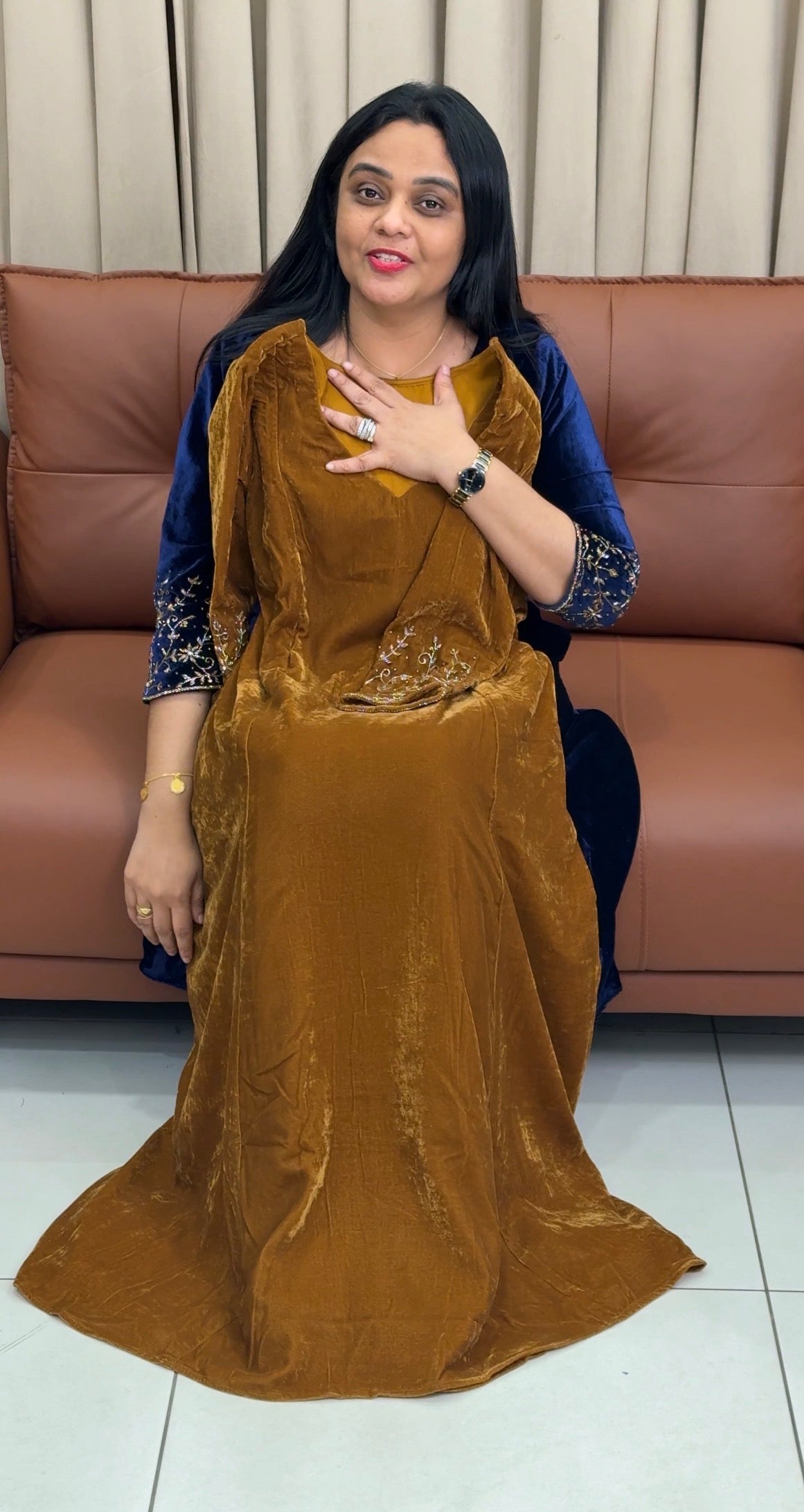 IHA'S IN-HOUSE VELVET SLITTED TOPS - IHA 35716