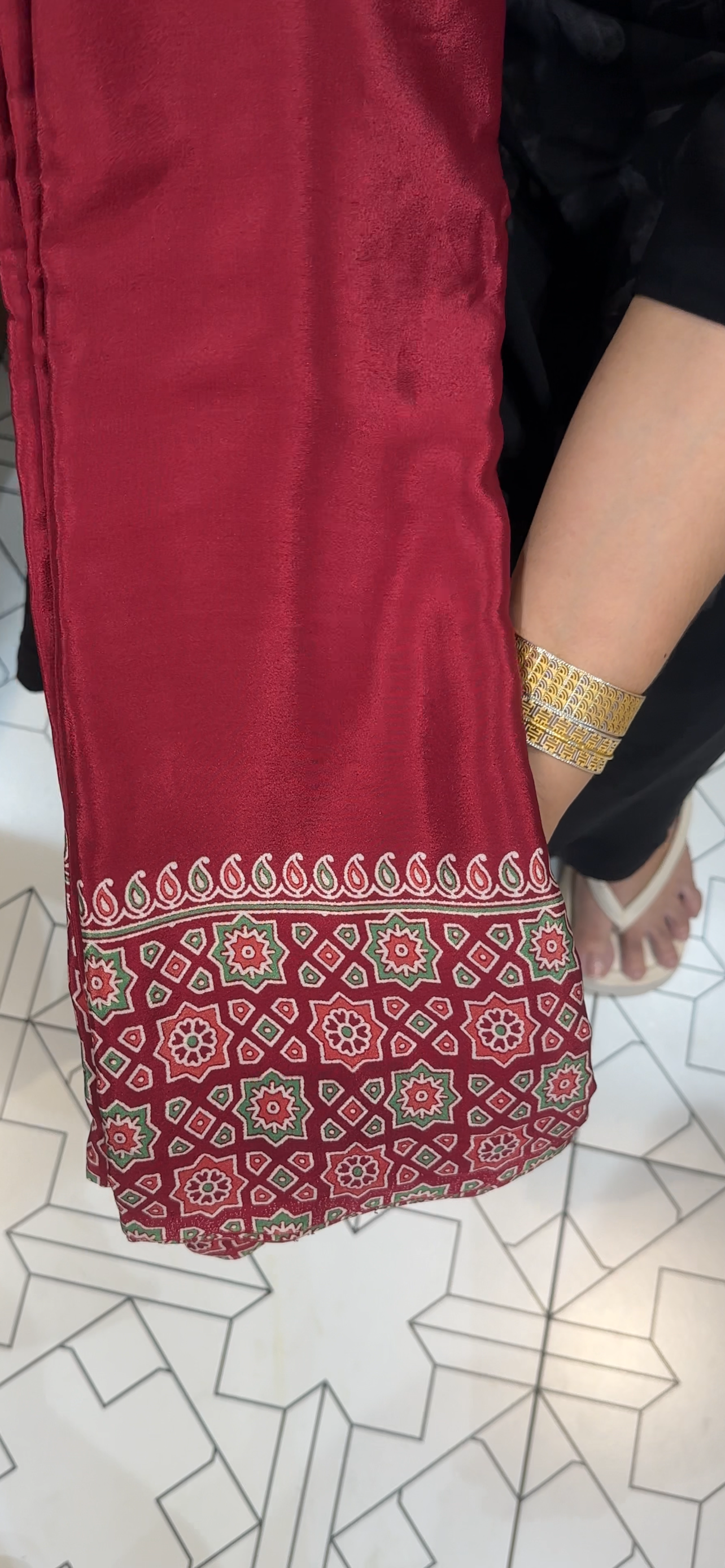 OFFER SALES SAREES - IHA 35011
