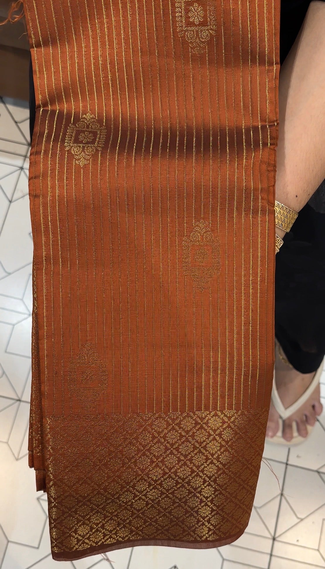 OFFER SALES SAREES - IHA 34974