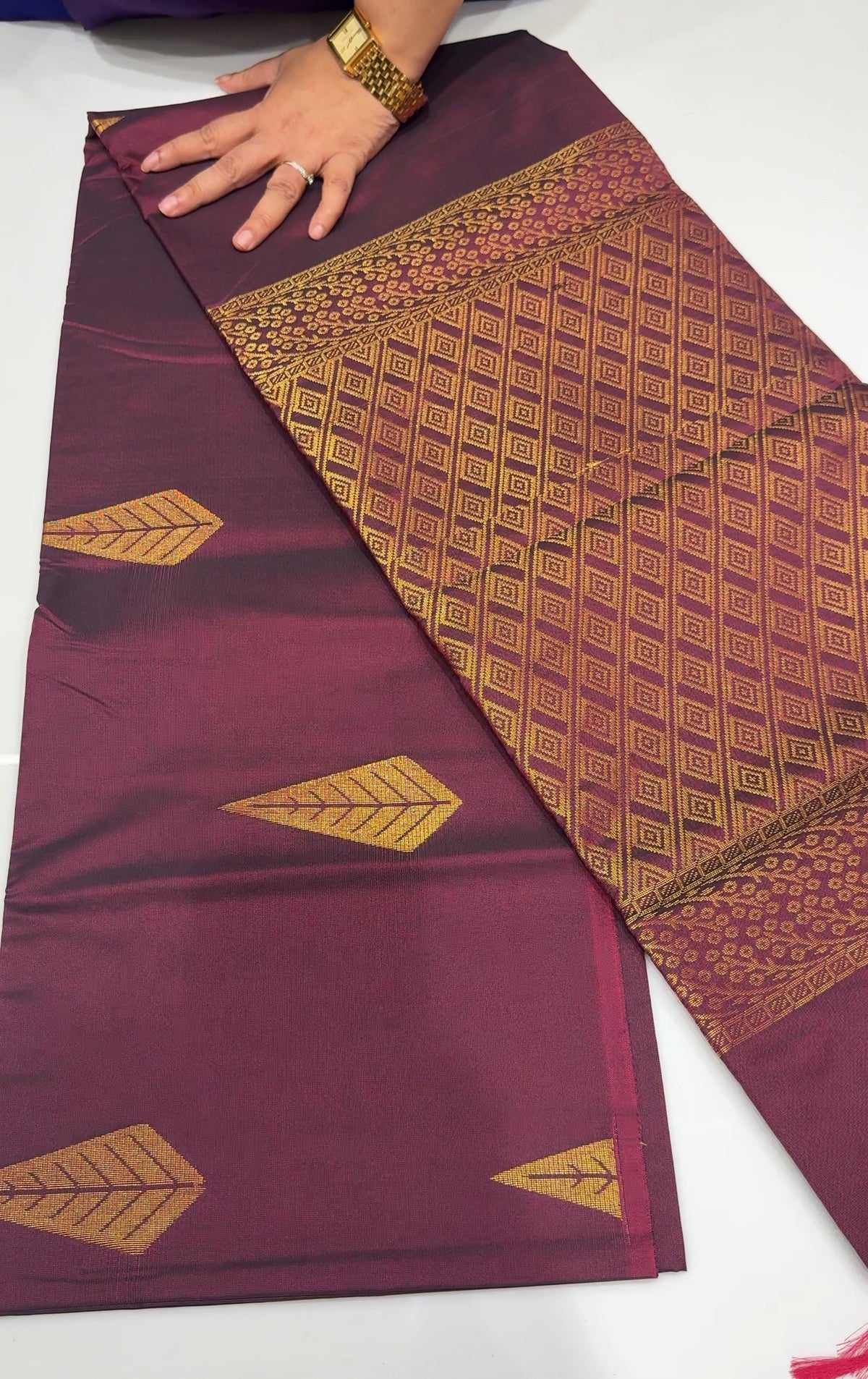 OFFER SALES SAREES - IHA 35439
