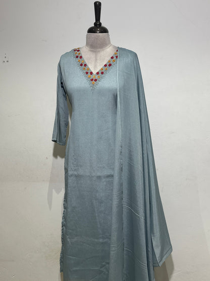 OFFER SALES READY TO WEAR SETS  -  IHA 35622