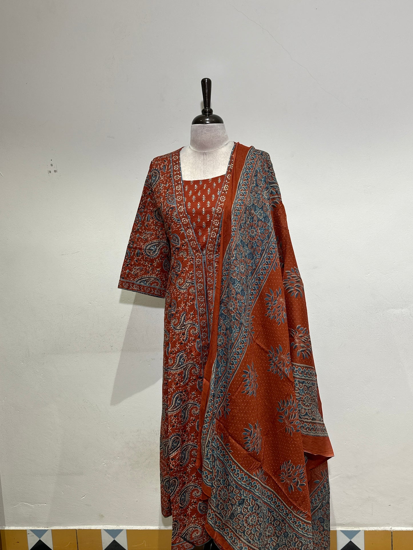 OFFER SALES TOP AND  BOTTOM  -  IHA 34290