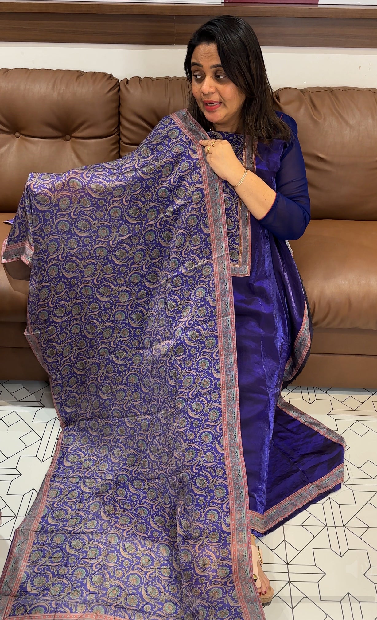 VELVET ORGANZA UNSTITCHED SALEAR SUITS - IHA 27899