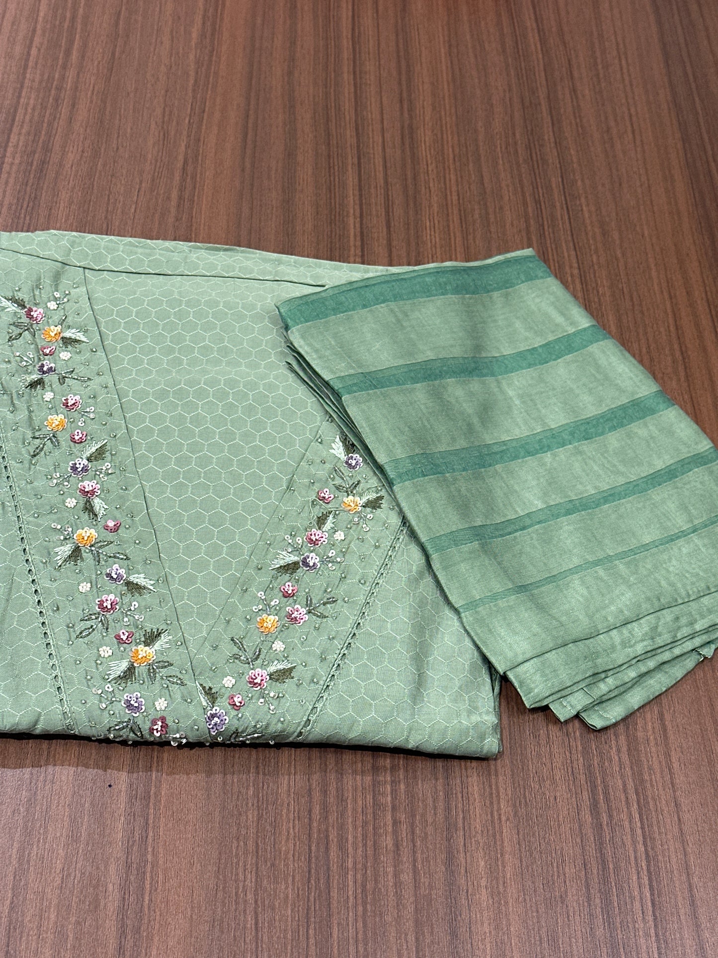 OFFER SALES UNSTITCHED SALWAR SUITS -  IHA 33916