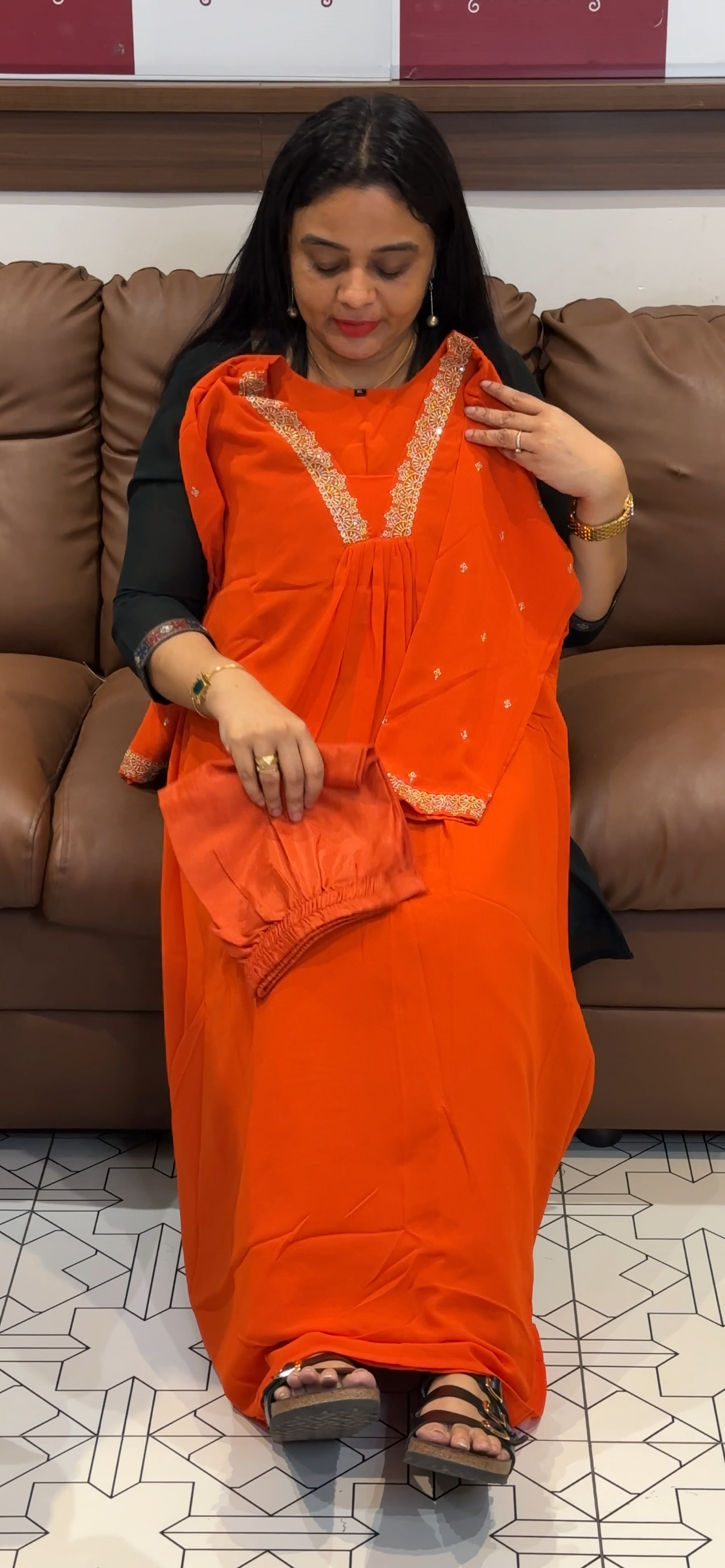OFFER SALES READY TO WEAR SETS - IHA 35748