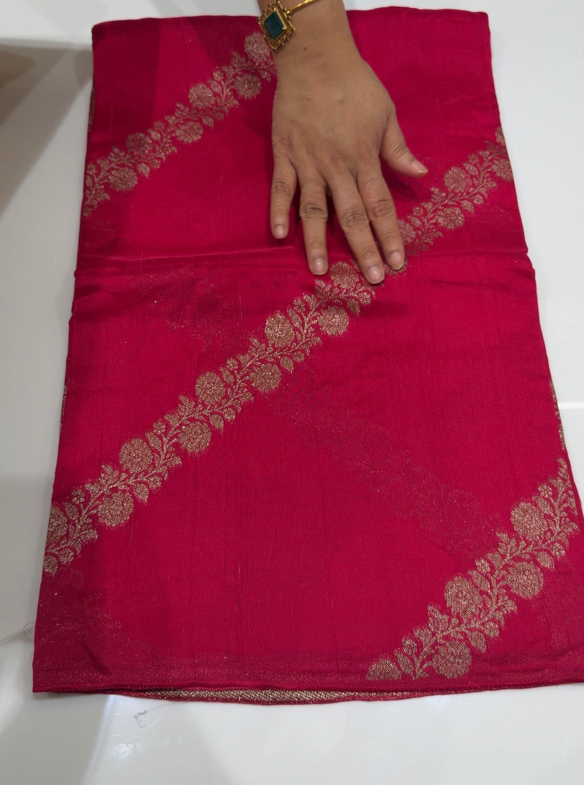 OFFER SALES SAREES - IHA 35387