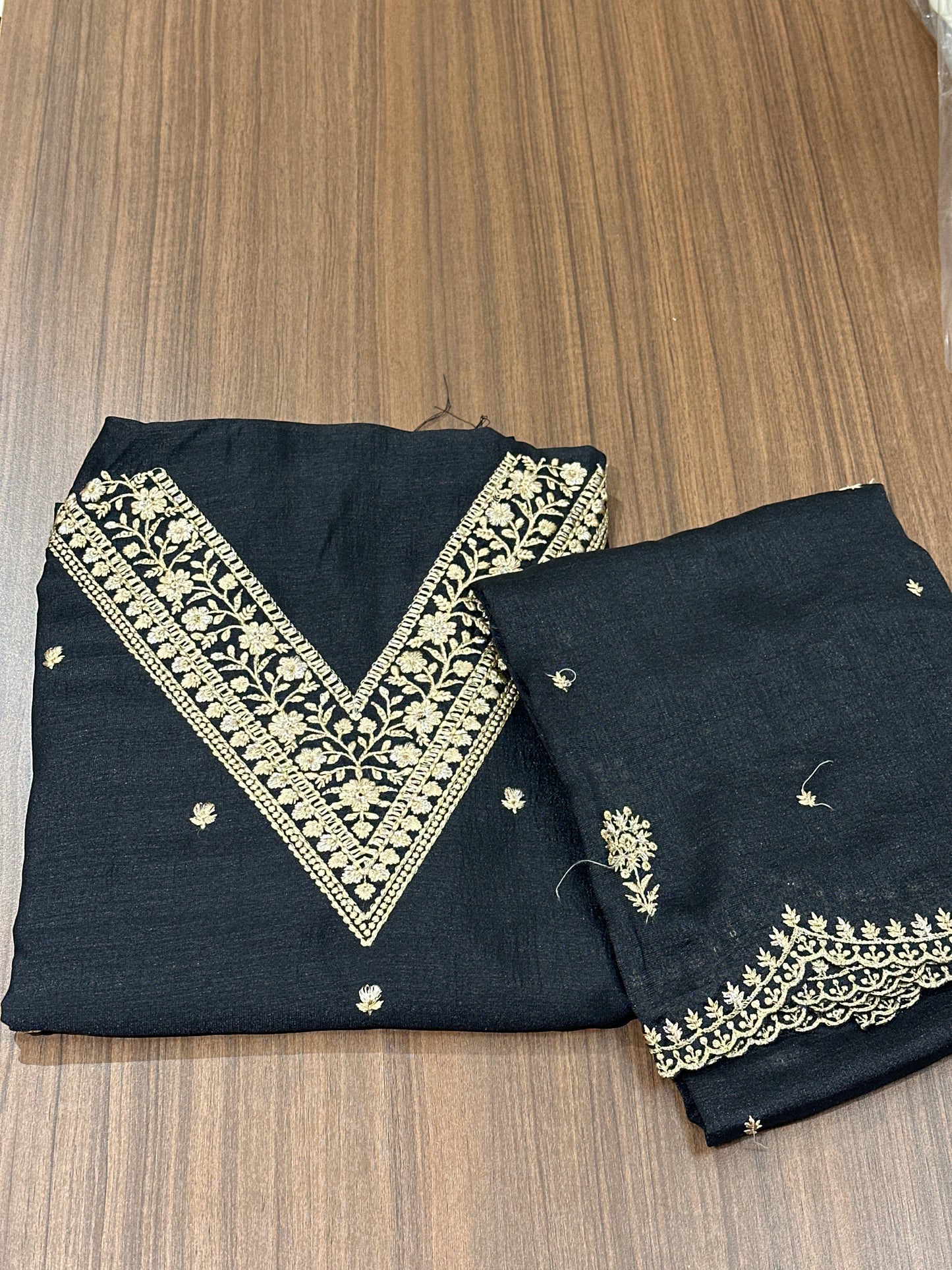 OFFER SALES UNSTITCHED SALWAR SUITS -  IHA 33708