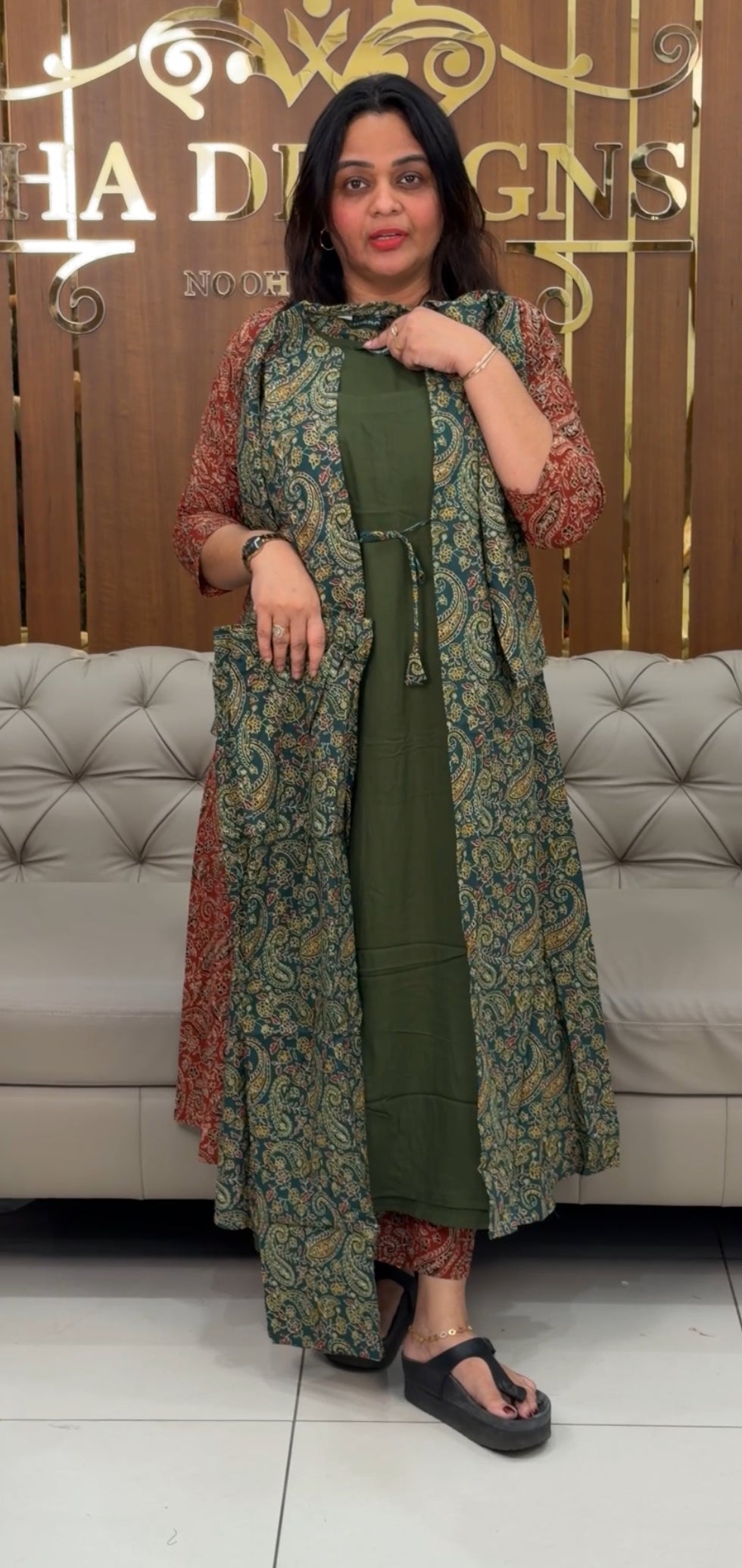 ALINE TOP ,JACKET AND BOTTOM - IHA 28918