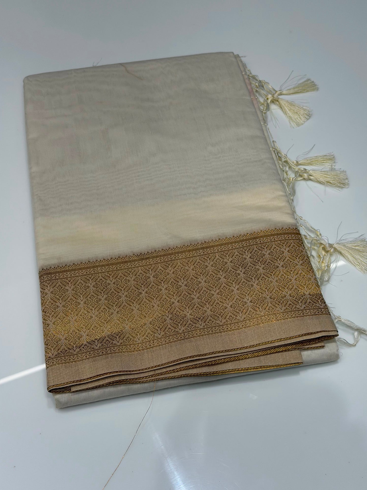 OFFER ONAM SAREES - IHA 34582
