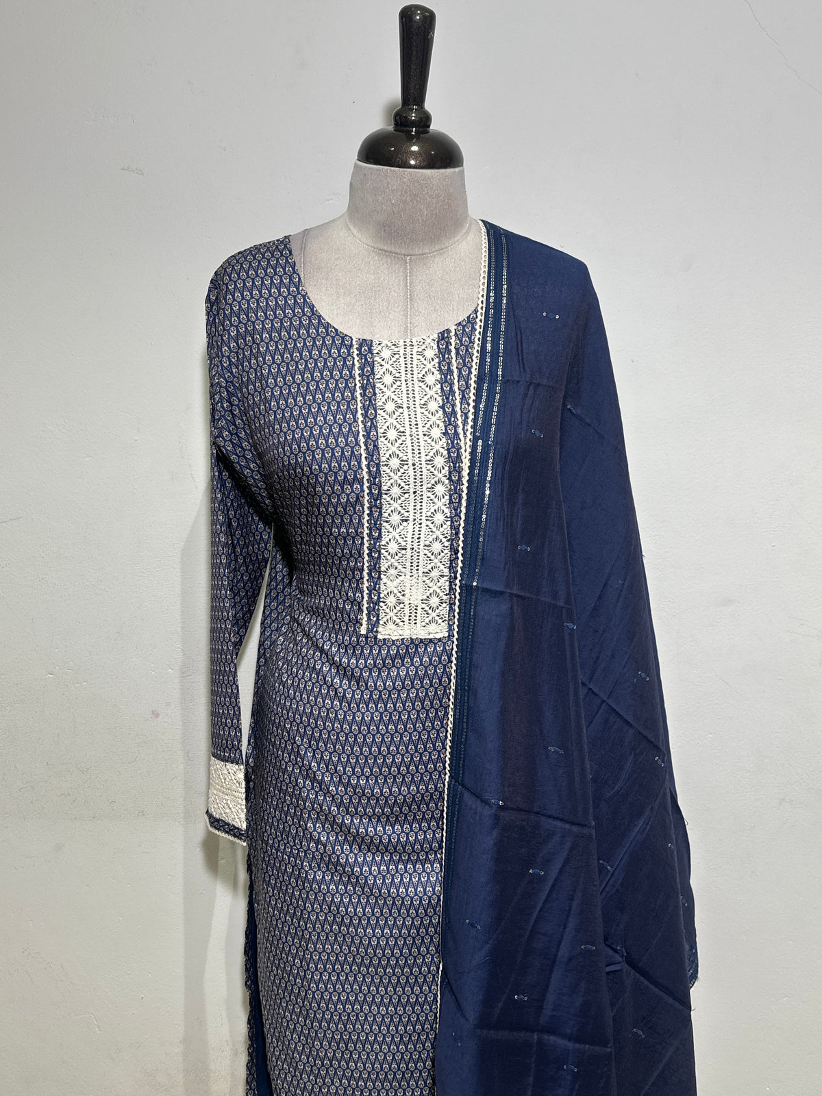 OFFER SALES READY TO WEAR SETS  -  IHA 35622