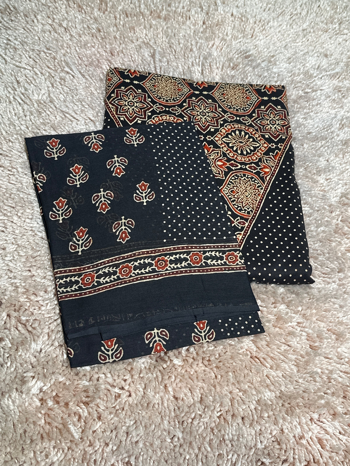 OFFER SALES UNSTITCHED SALWAR SUITS -  IHA 35392
