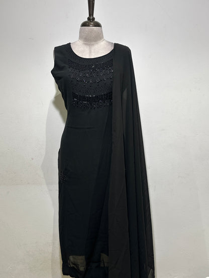 OFFER SALES READY TO WEAR SETS  -  IHA 35622