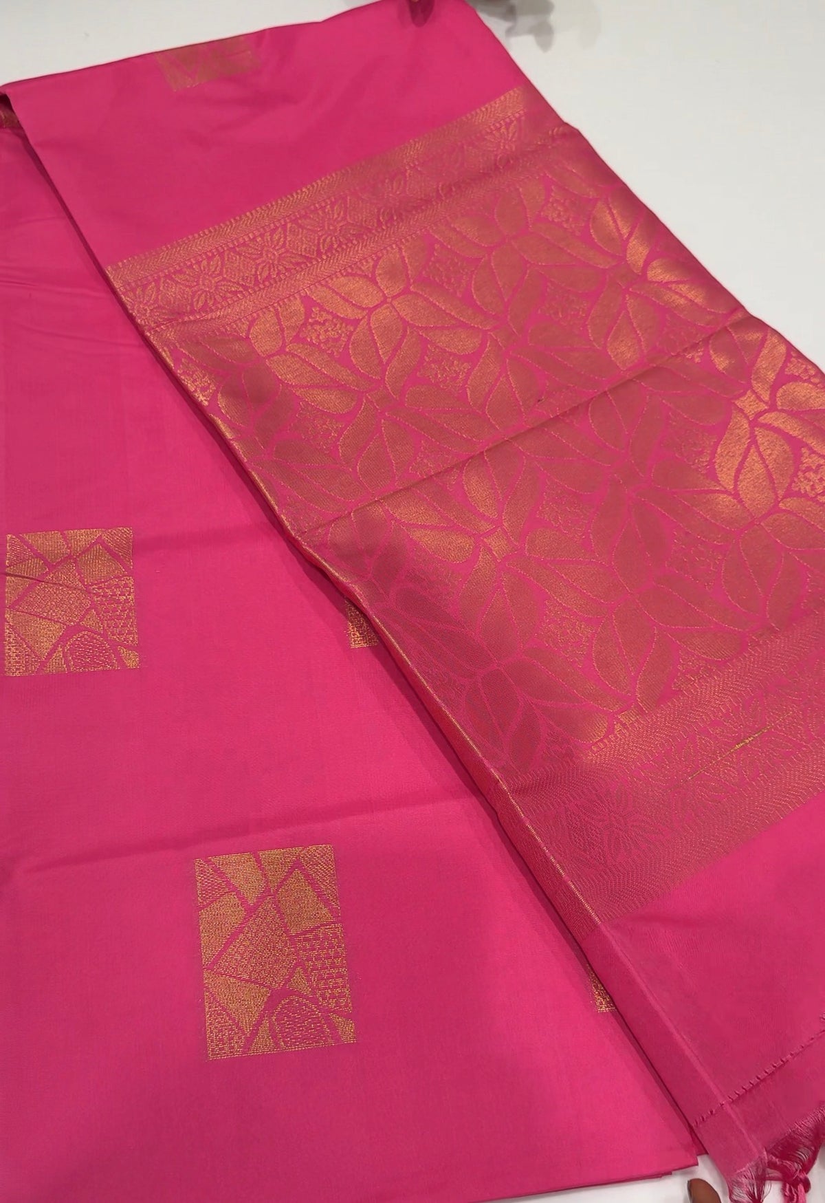 OFFER SALES SAREES - IHA 35439