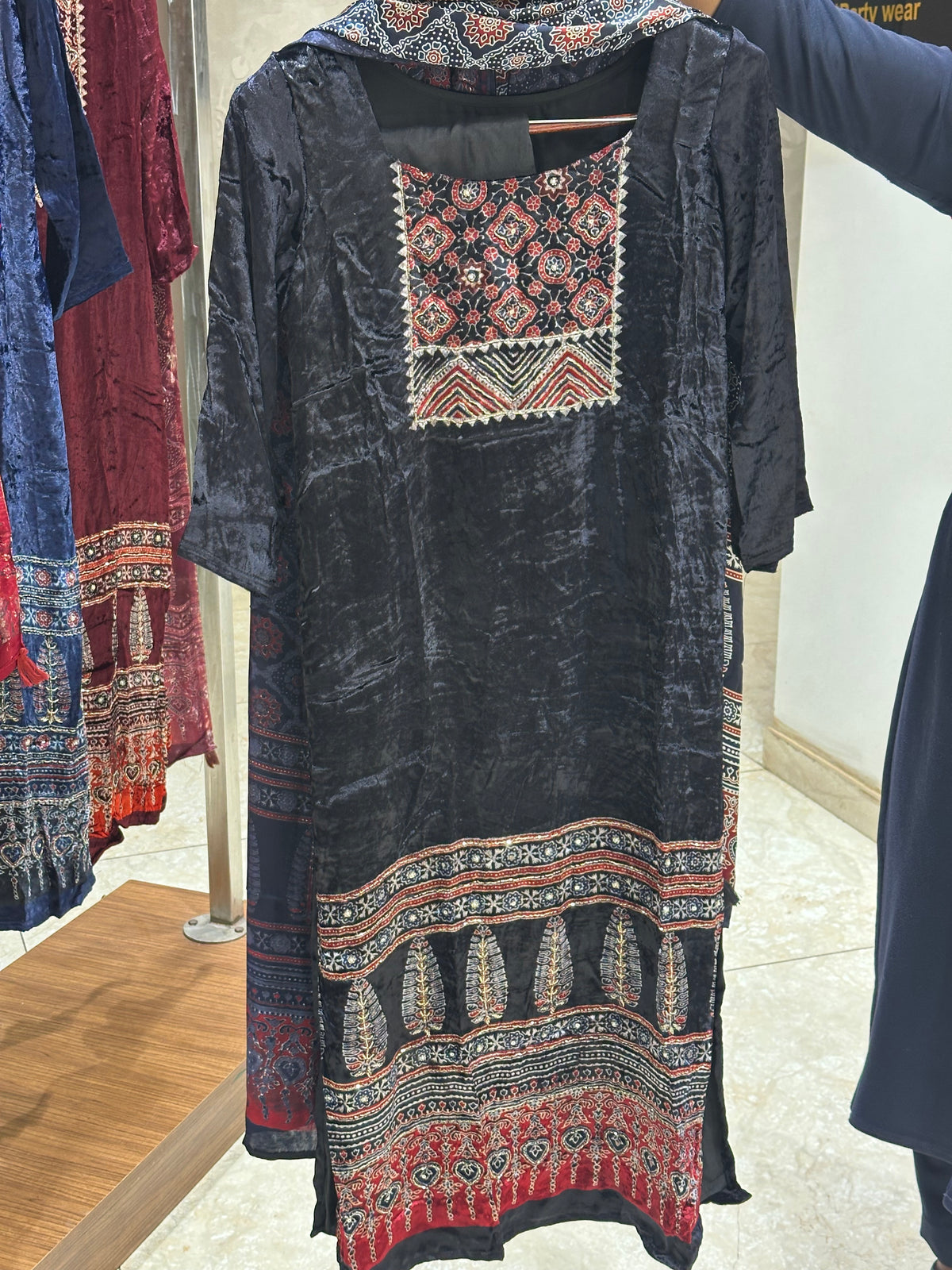 IHA'S IN-HOUSE VELVET TOP,BOTTOM AND DUPATTA - IHA 36011