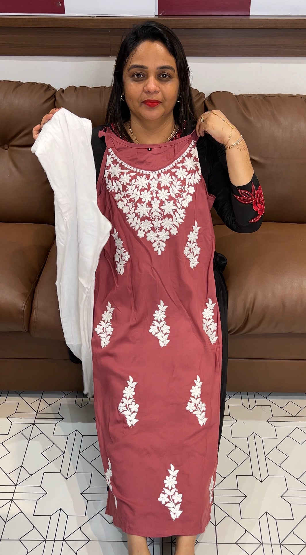 CHIKANKARI TOP AND BOTTOM - IHA 24011