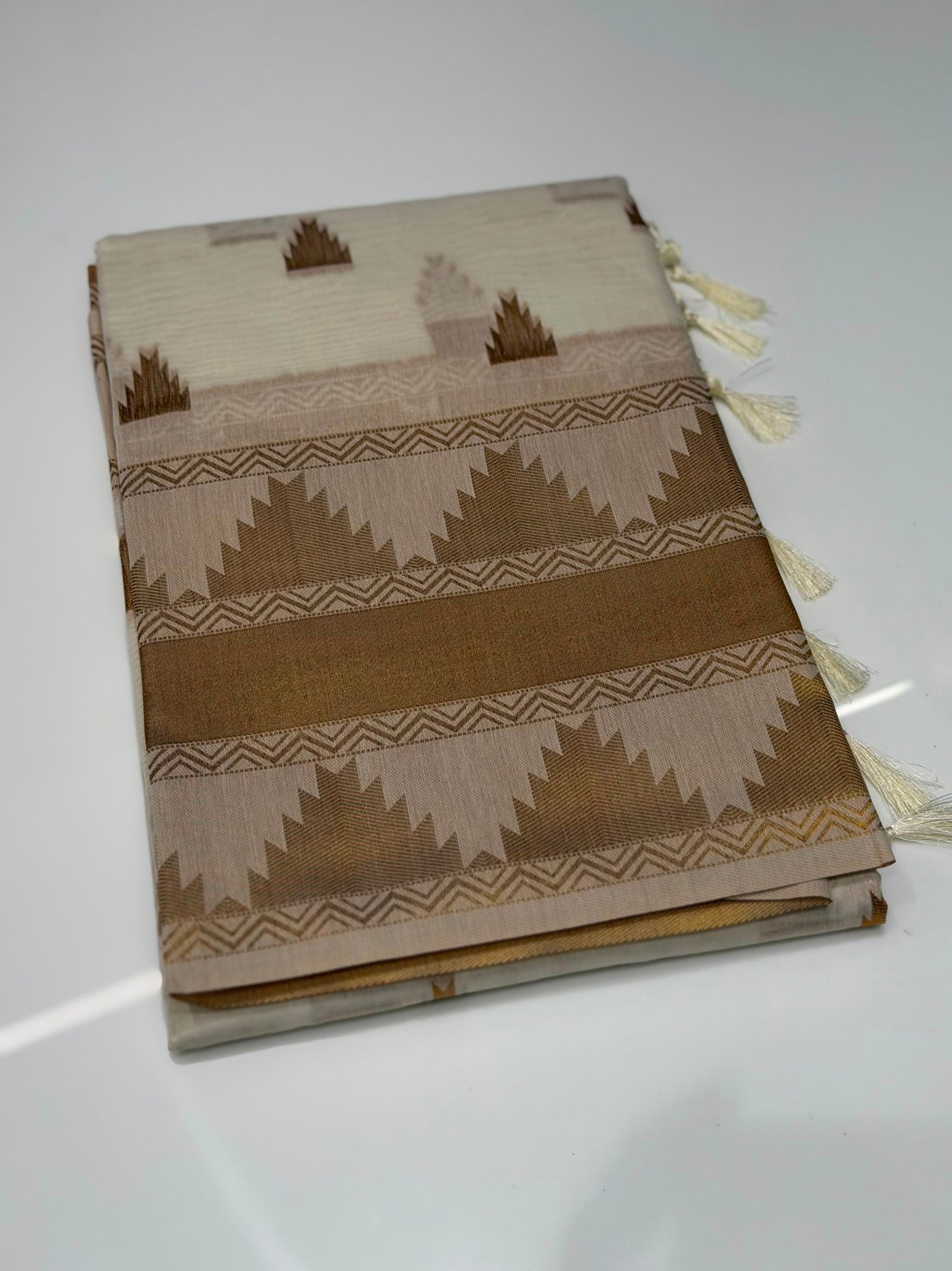 OFFER ONAM SAREES - IHA 34582