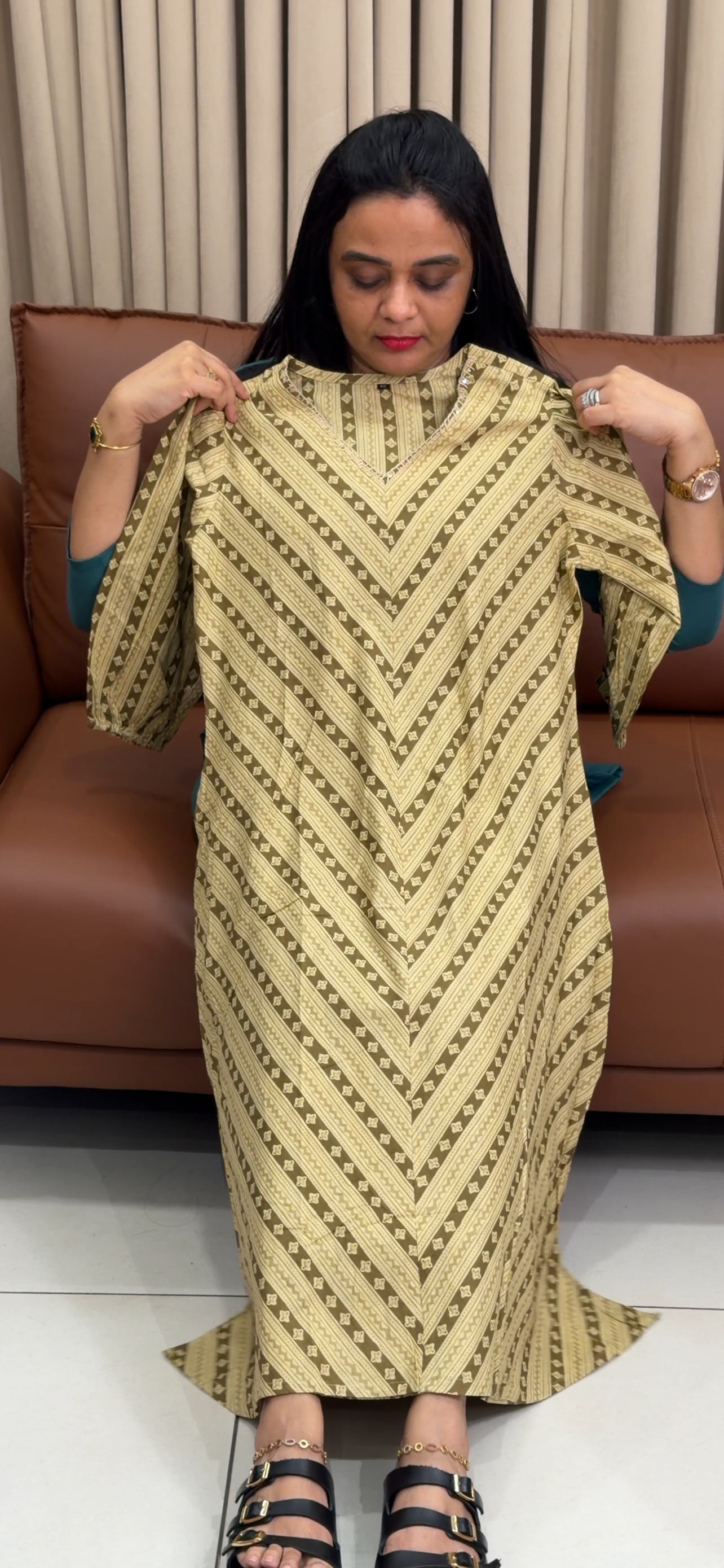 OFFE SALES TOPS - IHA 34774
