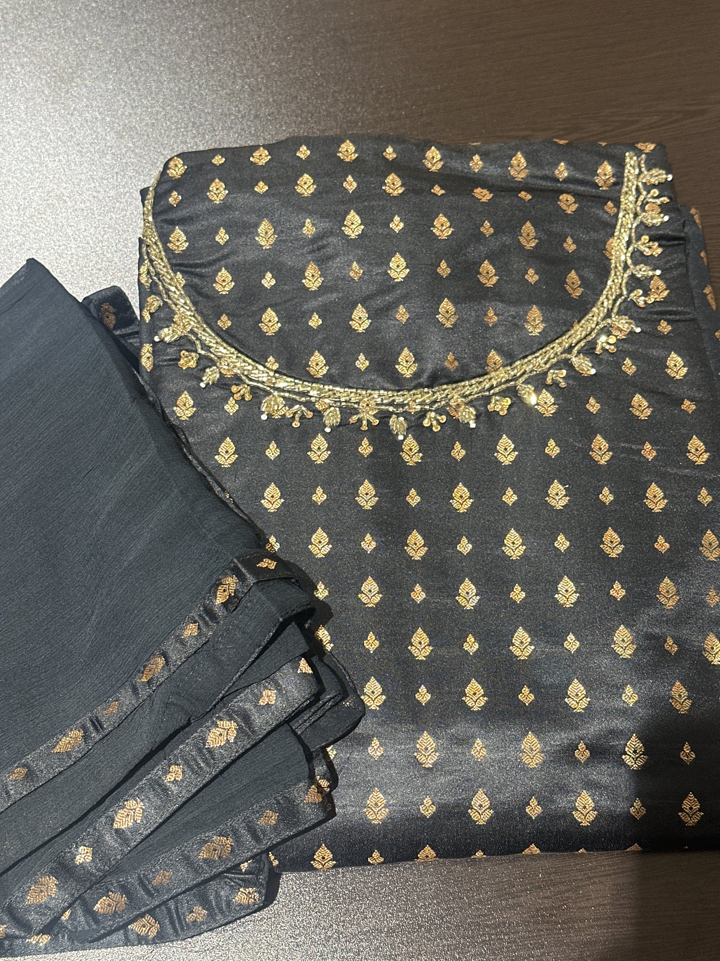 OFFER SALES UNSTITCHED SALWAR SUITS -  IHA 34150