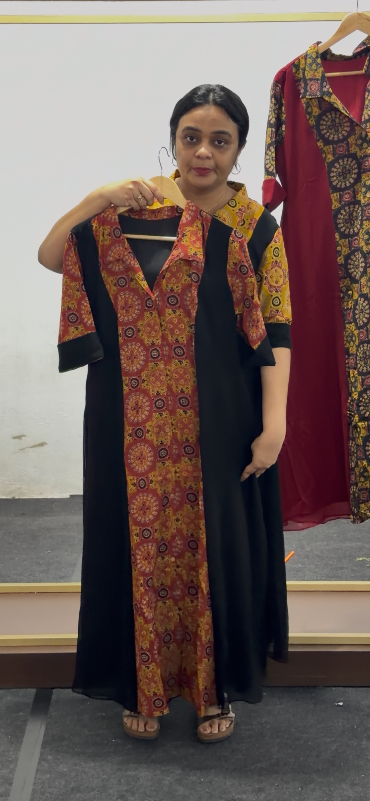 IHA'S IN-HOUSE ALINE TOP - IHA 36047