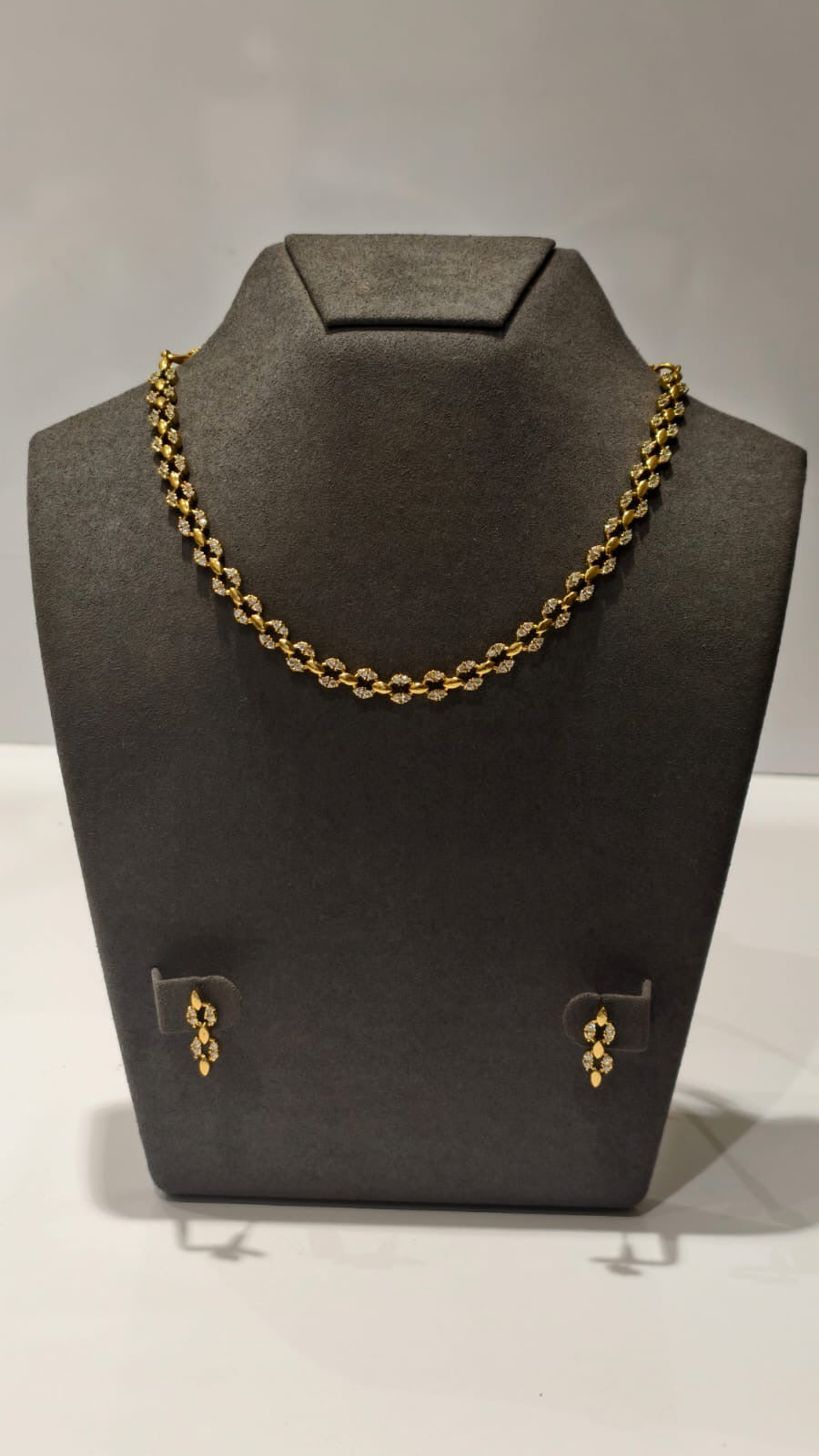 DESIGNER NECKLACE SETS - IHA 35831