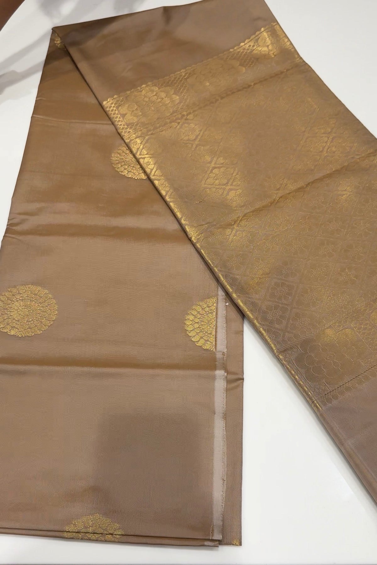 OFFER SALES SAREES - IHA 35439