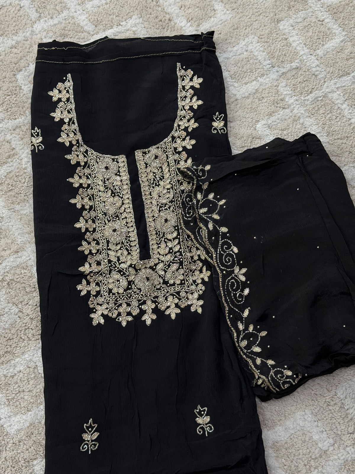 HANDWORKED UNSTITCHED ALWAR SUTS - IHA 36041