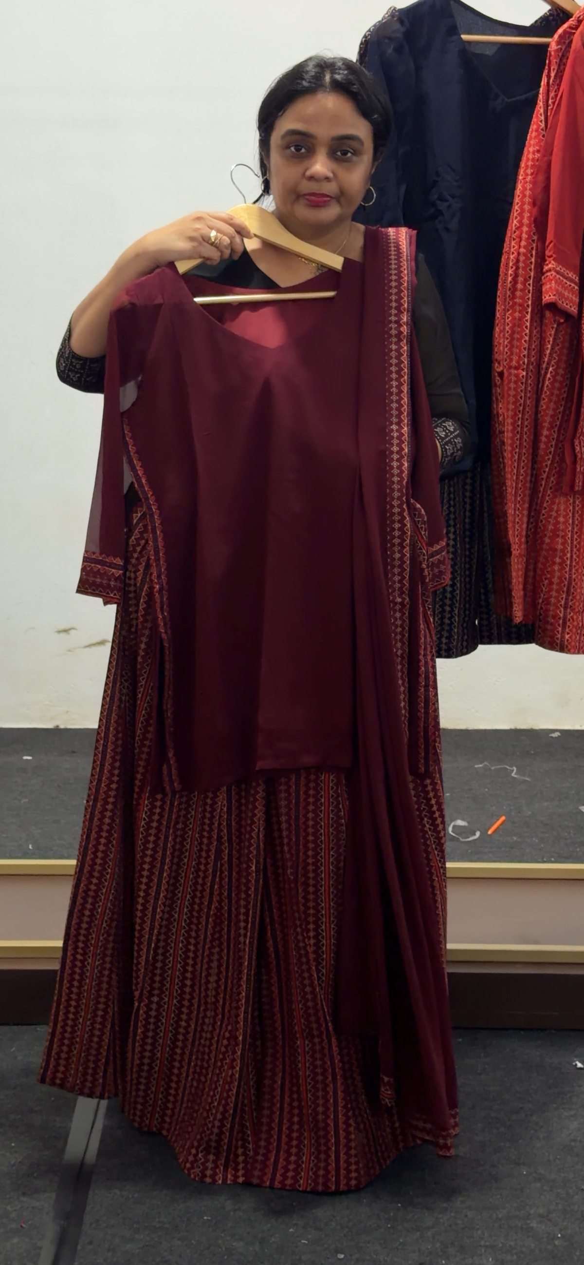 IHA'S IN-HOUSE SHORT TOP , BOTTOM AND DUPATTA - IHA 36048