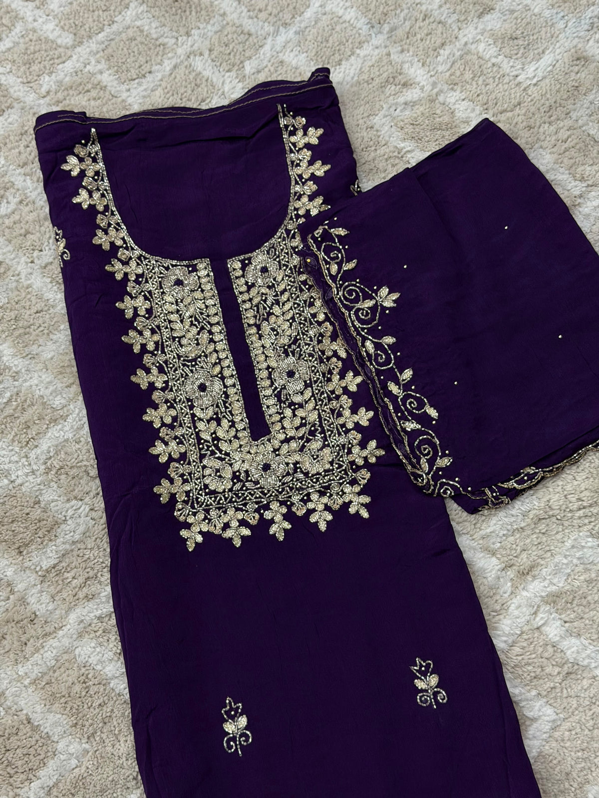 HANDWORKED UNSTITCHED ALWAR SUTS - IHA 36041