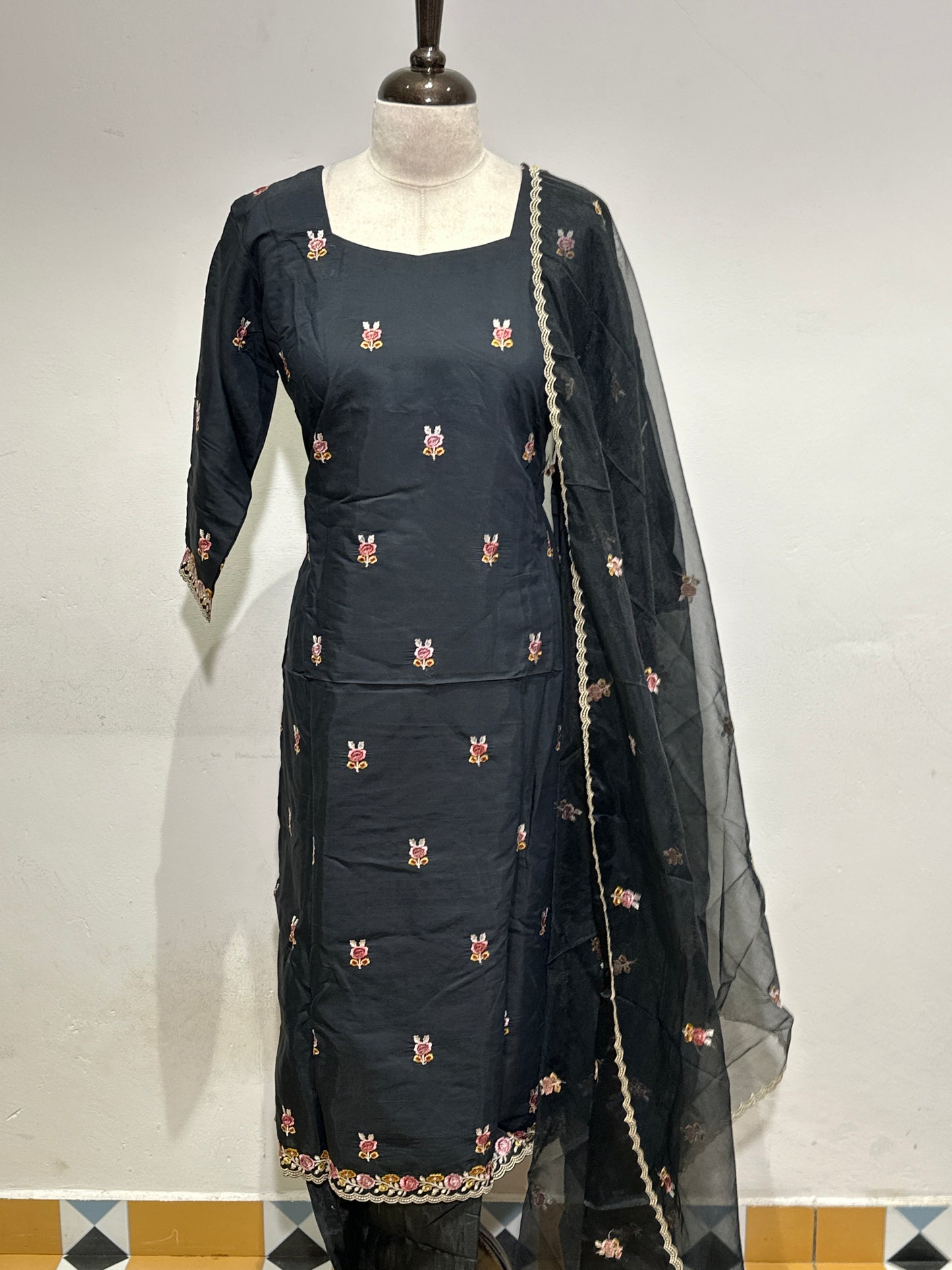 OFFER SALES TOP AND BOTTOM  -  IHA 34284