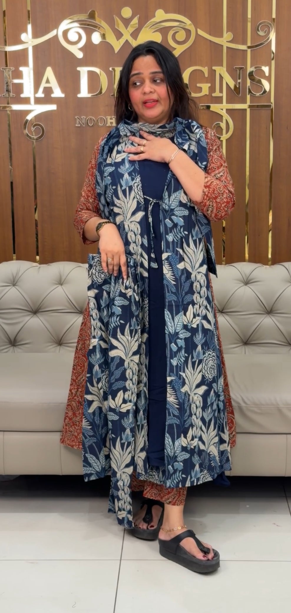 ALINE TOP ,JACKET AND BOTTOM - IHA 28918