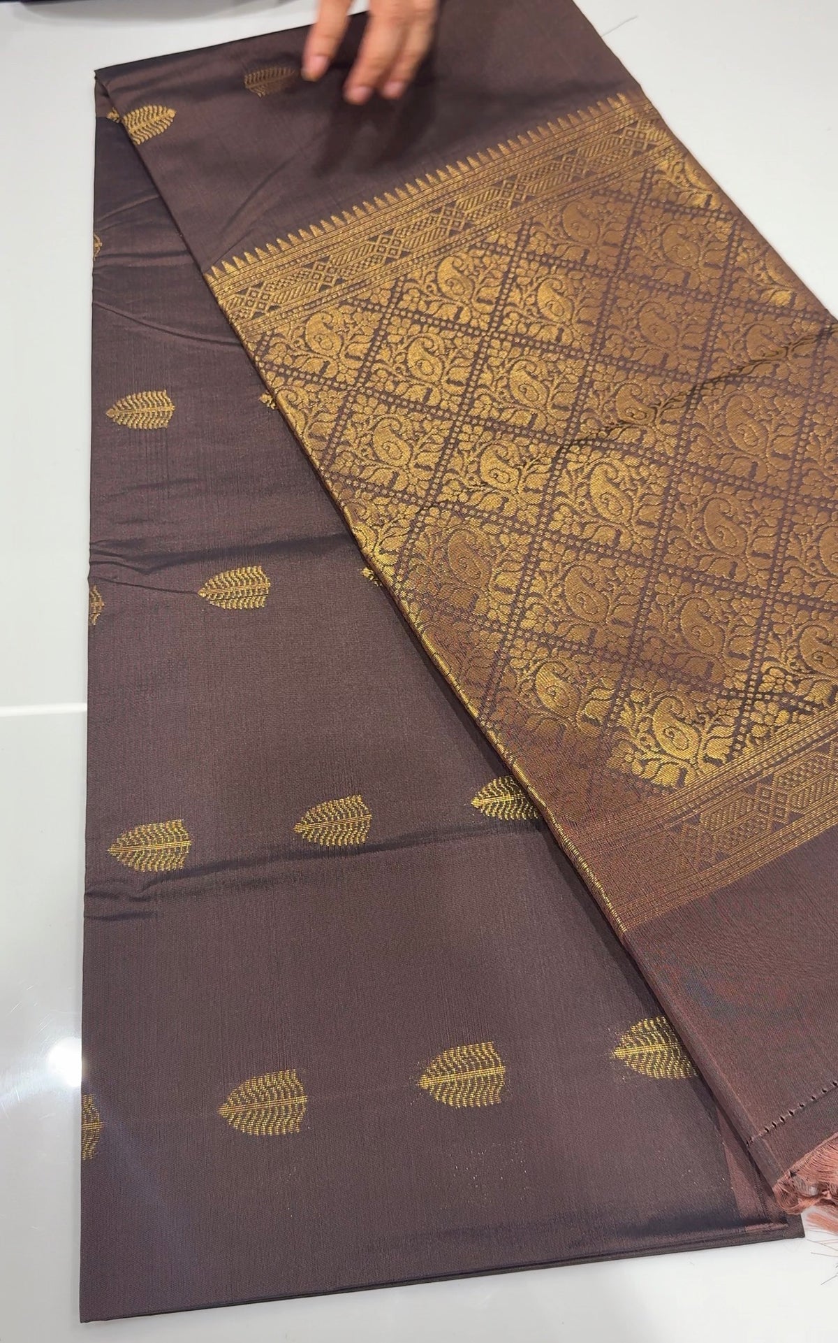 OFFER SALES SAREES - IHA 35439